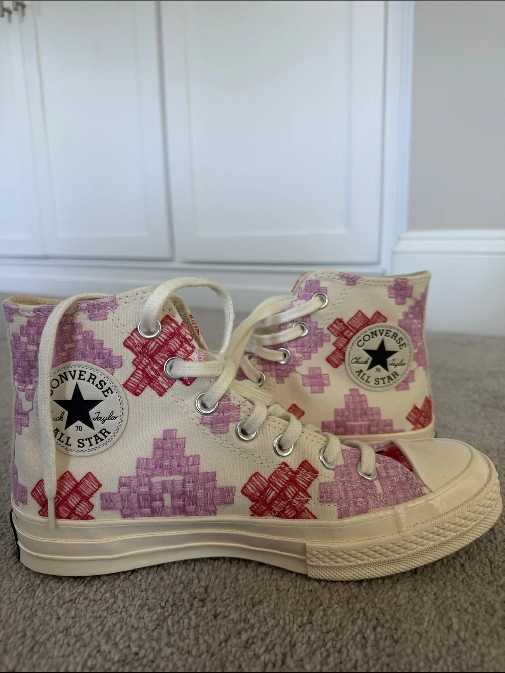 Graphic High-Top Sneakers in Cream with Pink & Red Cross Motif